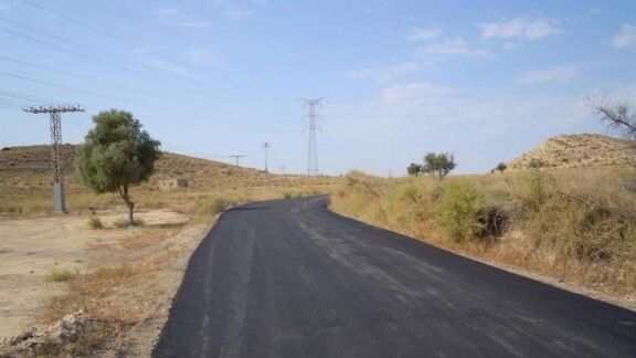 El Ayuntamiento Alicante asfaltará 27 calles, caminos y avenidas de las partidas con una inversión que supera los 1,3 millones