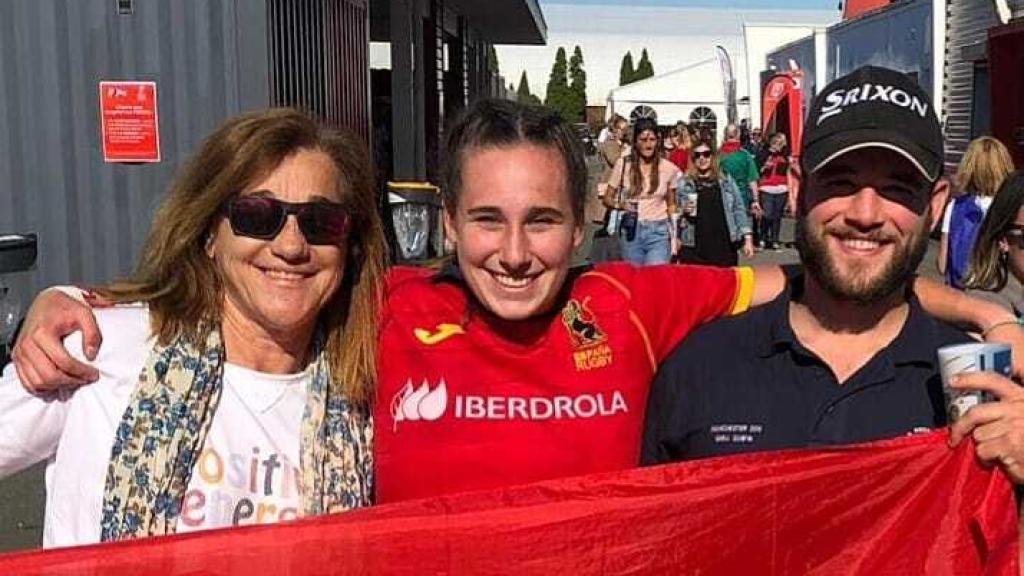 Blanca Fernández Ochoa junto a sus hijos, Olivia y David, en una imagen de sus redes sociales.