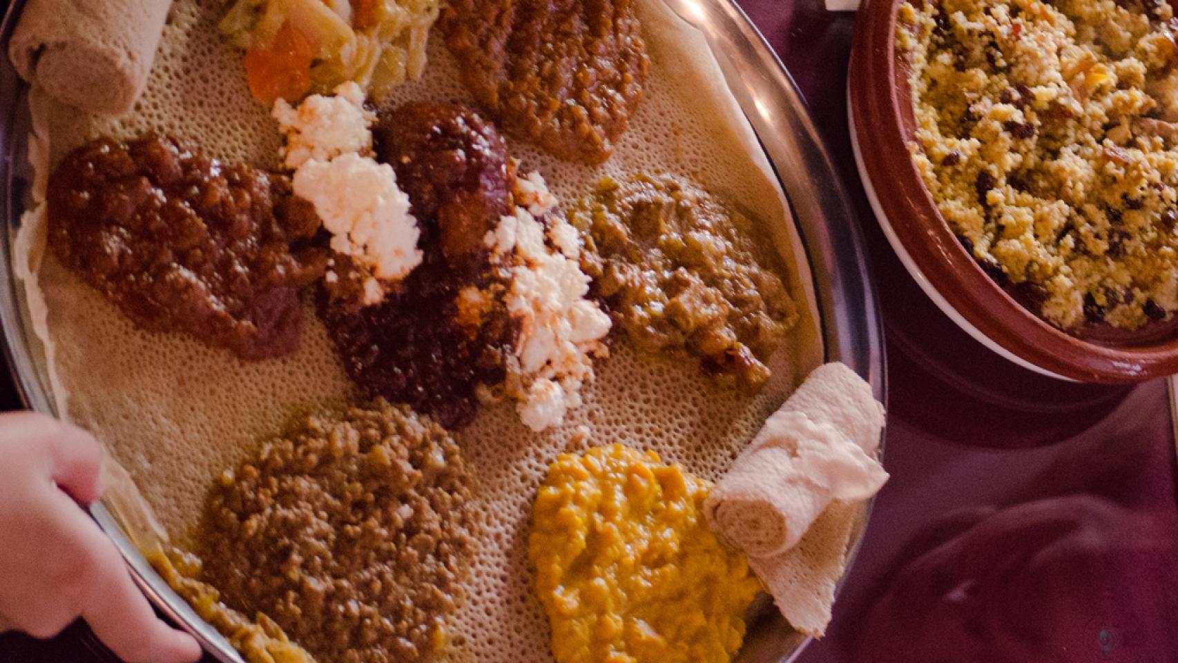 El plato etíope Beyeaynetu del restaurante Gonder.