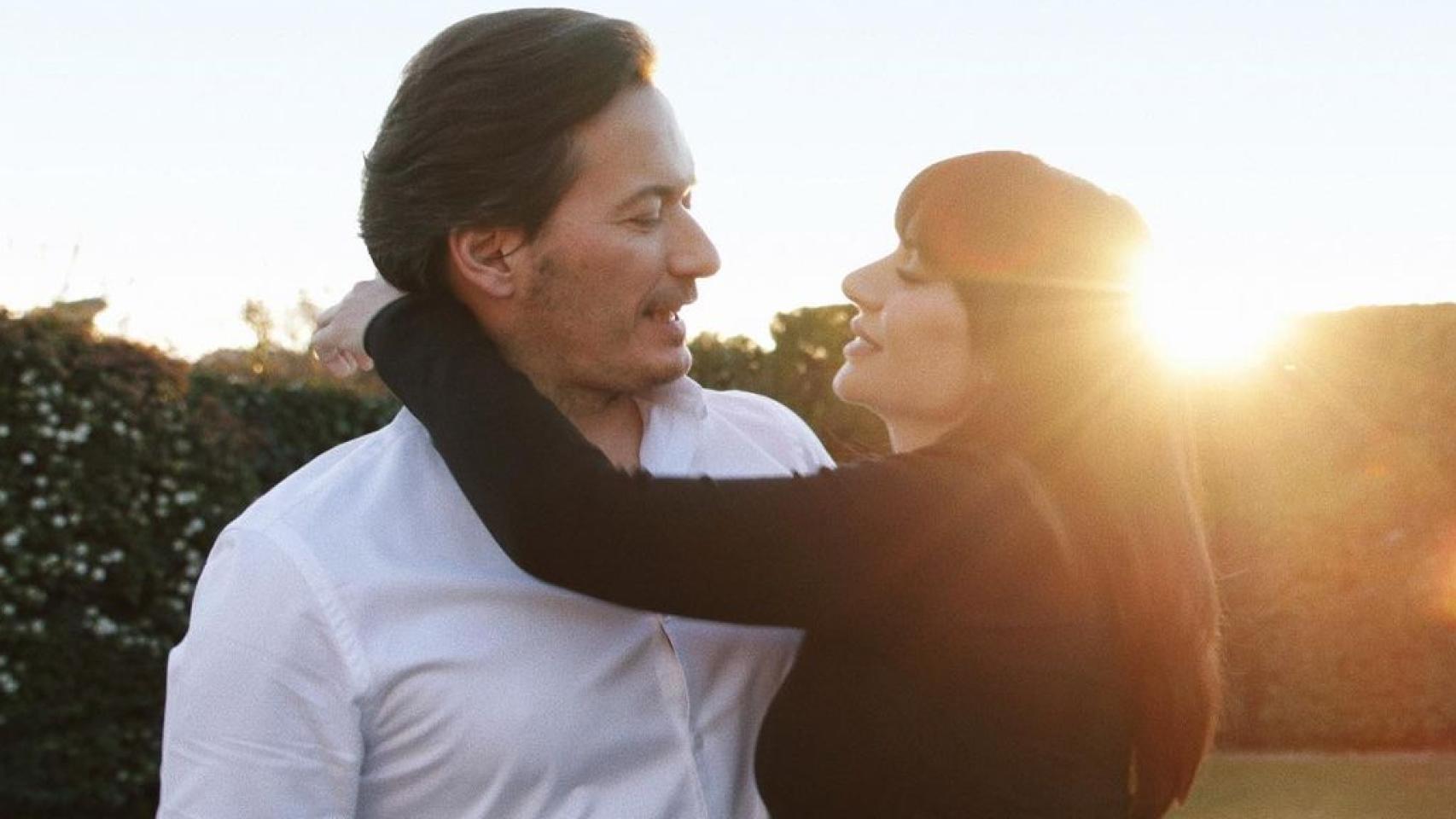 Imágenes del día: el llamativo regalo que ha recibido el bebé de Miren Ibarguren y Alberto Caballero