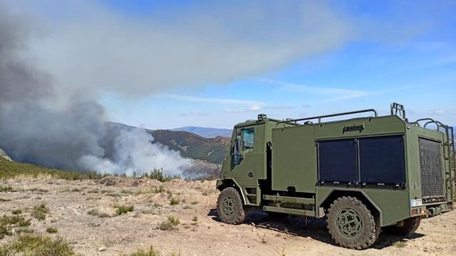 El incendio del Campo de Tiro El Teleno (León) fue causado por un rayo y afecta a 30 hectáreas