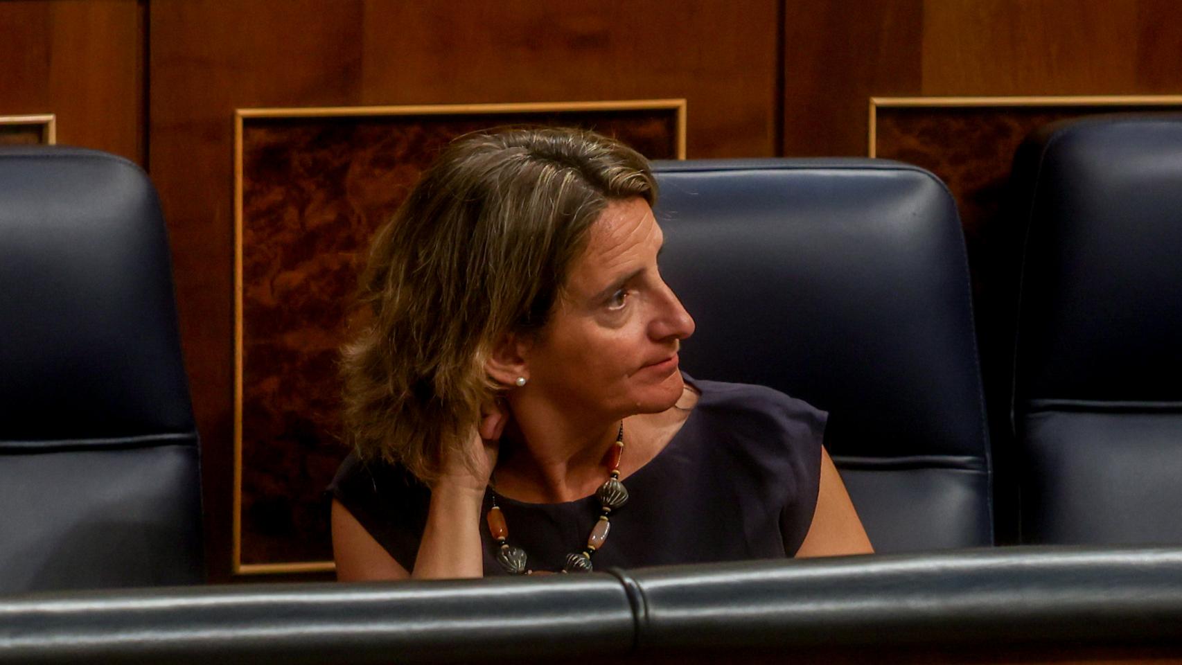 La vicepresidenta tercera y ministra de Transición Ecológica del Gobierno, Teresa Ribera, este jueves en el Congreso.