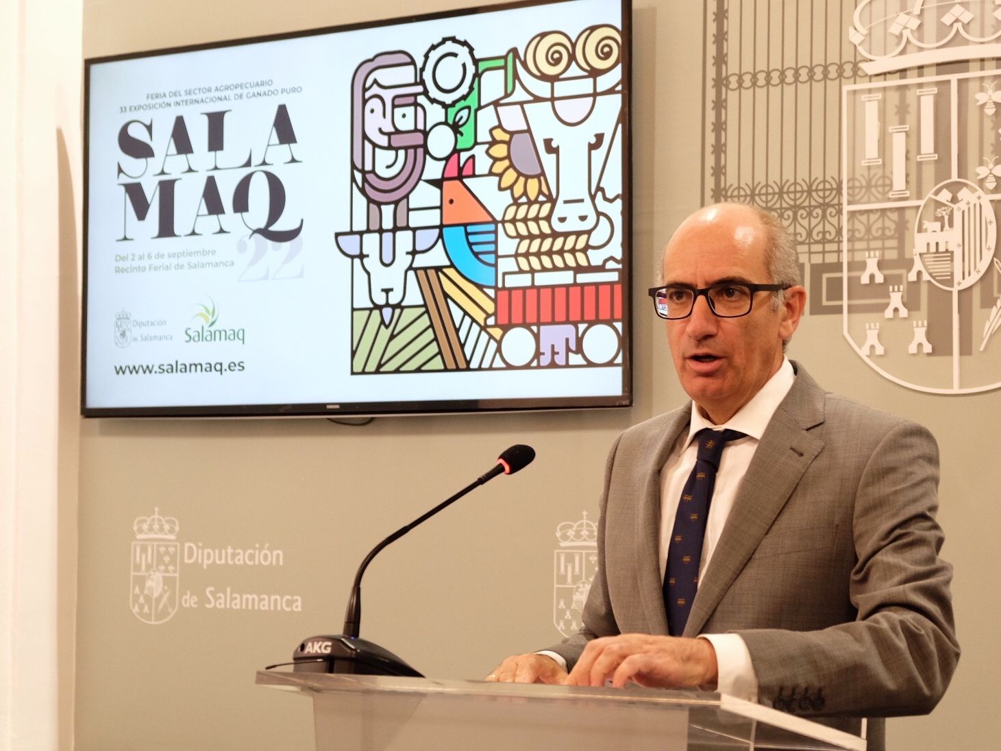 El presidente de la Diputación de Salamanca, Javier Iglesias, durante la presentación de Salamaq 22, este viernes.