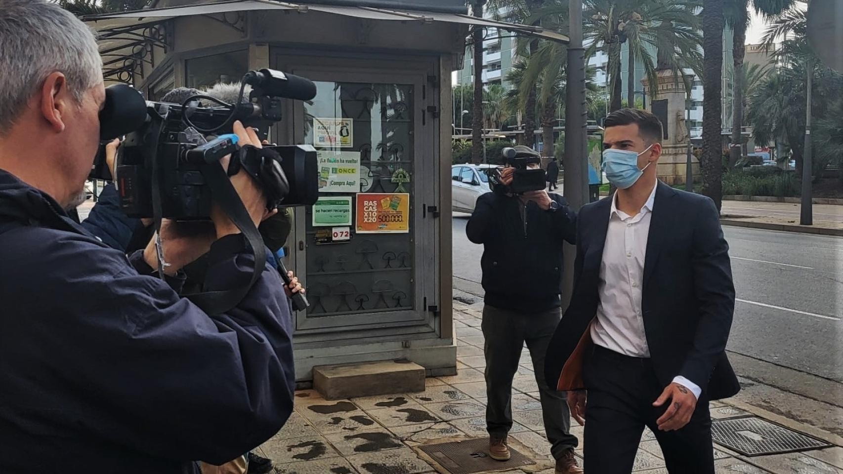 Santi Mina accede a la Audiencia Provincial de Almería