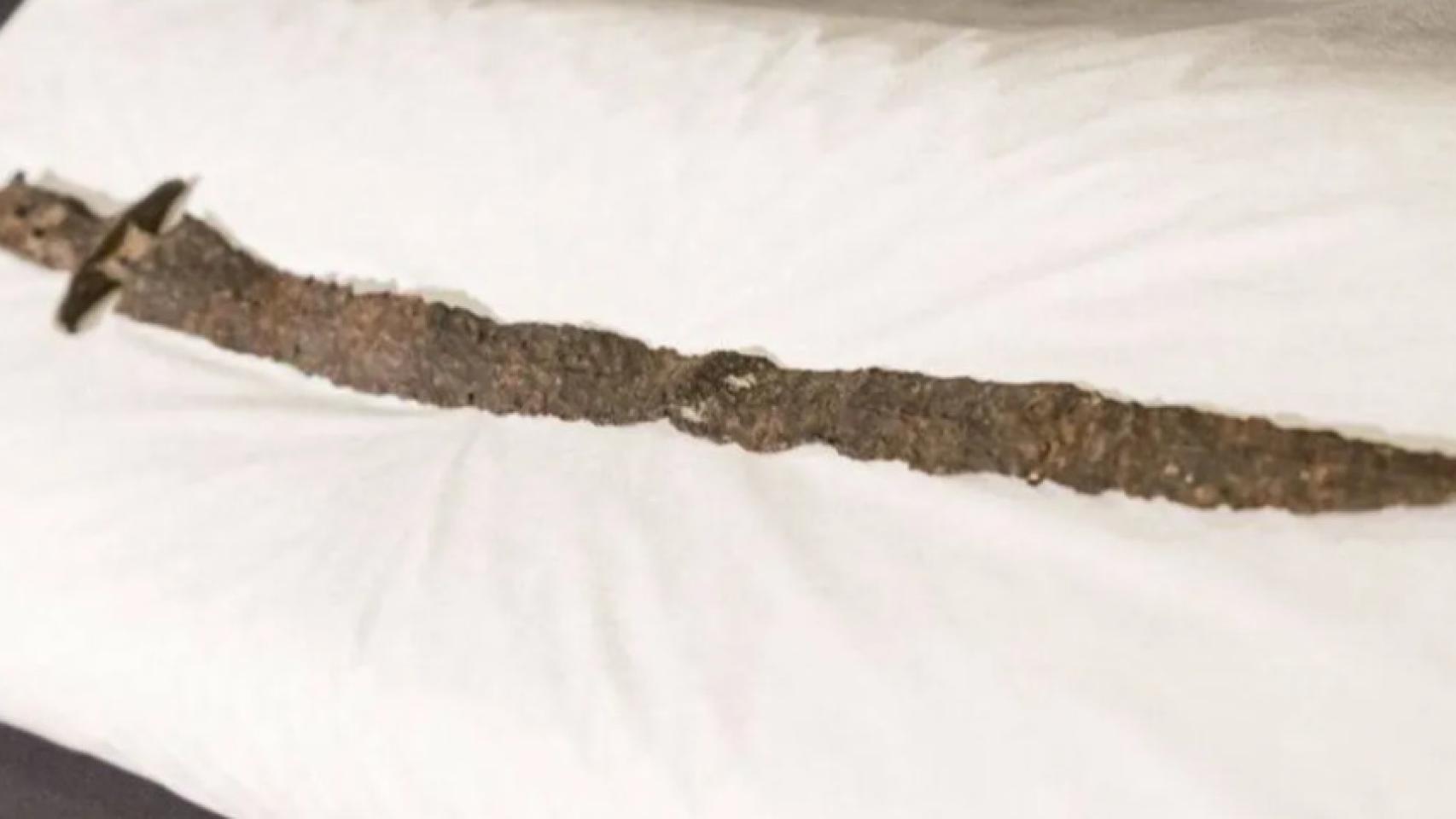 Una imagen de la espada recuperada.