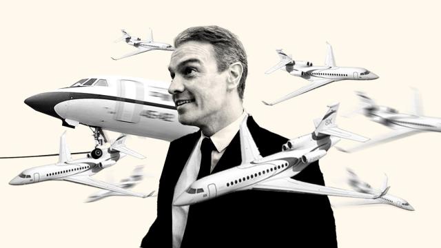 Pedro Sánchez y el Falcon.