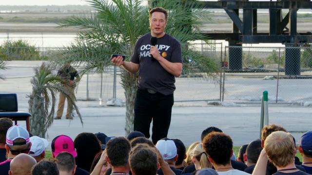 Elon Musk durante la presentación del nuevo sistema de internet satelital