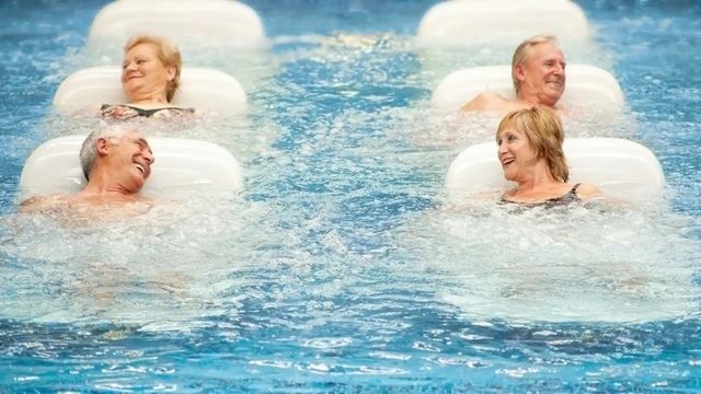 Jubilados en un spa, en imagen de archivo.