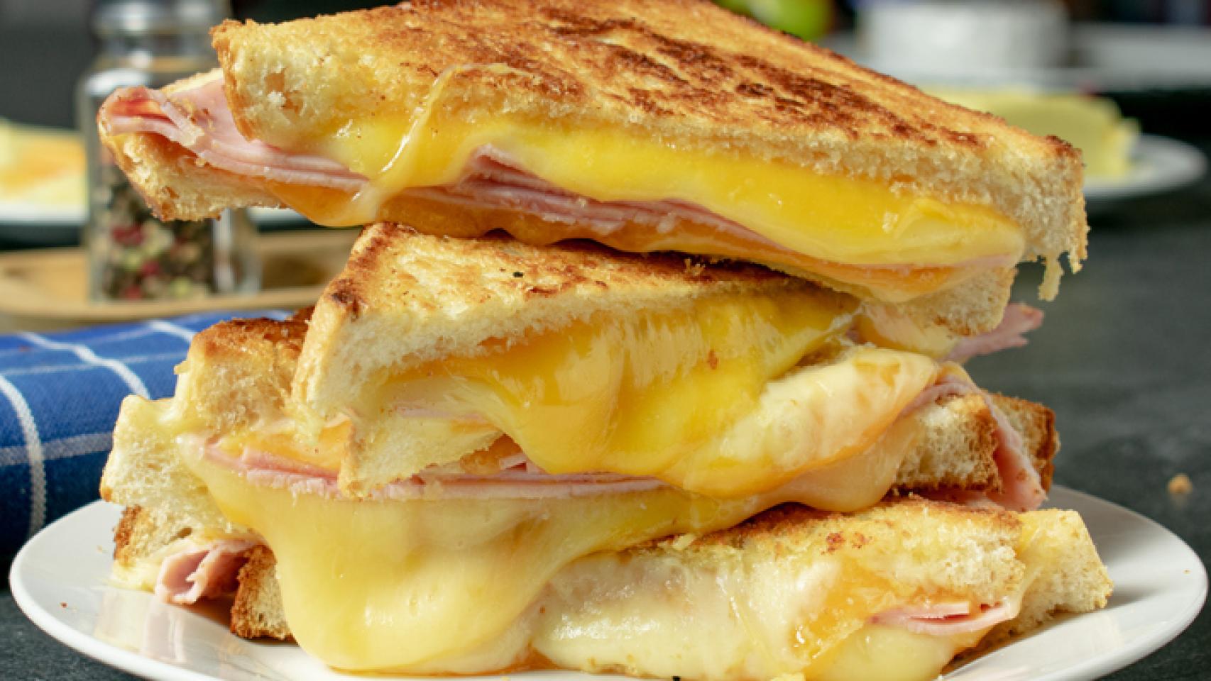 Receta de sándwich mixto o bikini perfecto