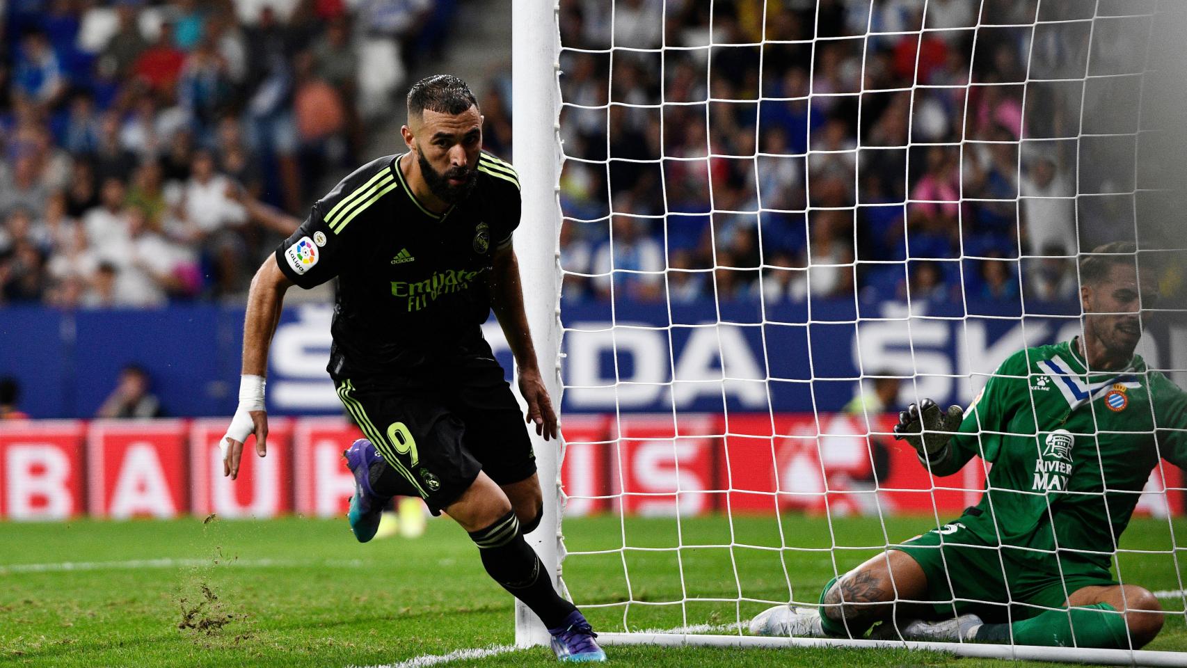Karim Benzema bate e Lecomte con un remate al segundo palo para poner el 1-2 en el marcador