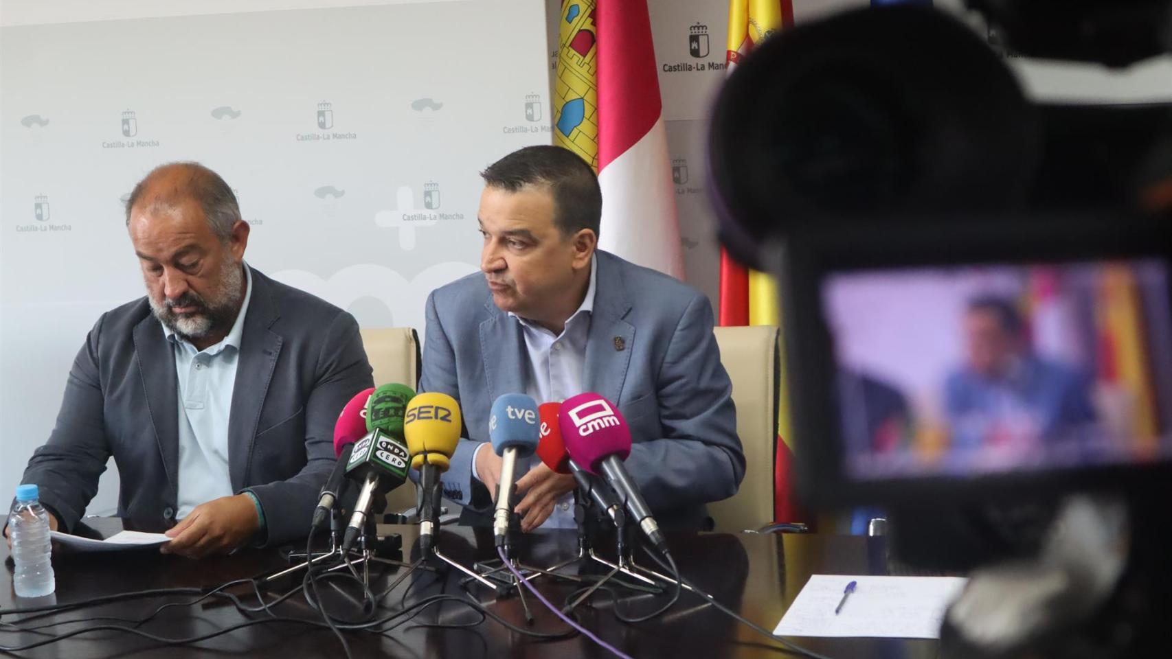 Julián Garde y Francisco Martínez Arroyo, en rueda de prensa
