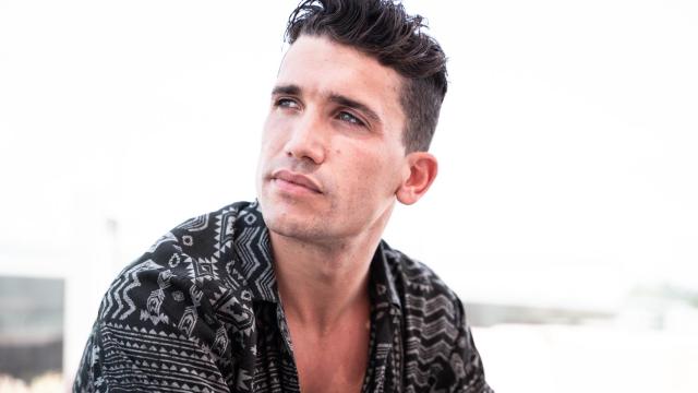 El actor Jaime Lorente, protagonista de '42 segundos', durante la entrevista con EL ESPAÑOL | Porfolio