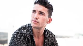 El actor Jaime Lorente, protagonista de '42 segundos', durante la entrevista con EL ESPAÑOL | Porfolio