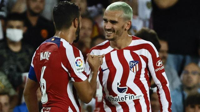 Koke felicita a Griezmann por su gol con el Atlético de Madrid en La Liga 2022/2023