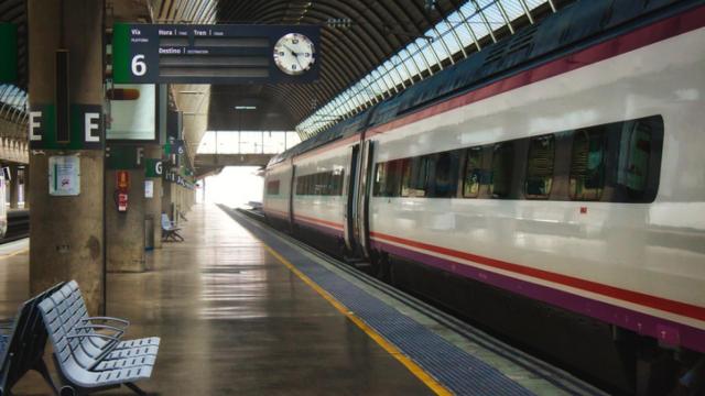 Guía para adquirir los abonos con descuento de Renfe a partir de este miércoles.