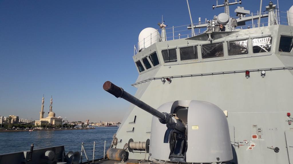 Cañón de 76 milímetros en el BAM Relámpago