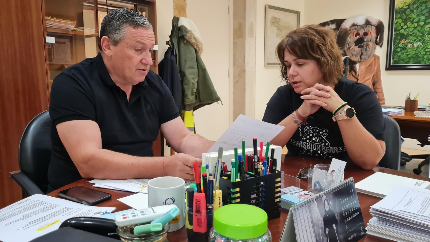 El diputado de Medioambiente y Obras Municipales, Javier Faúndez y la alcaldesa del Ayuntamiento de San Vitero, Vanesa Mezquita