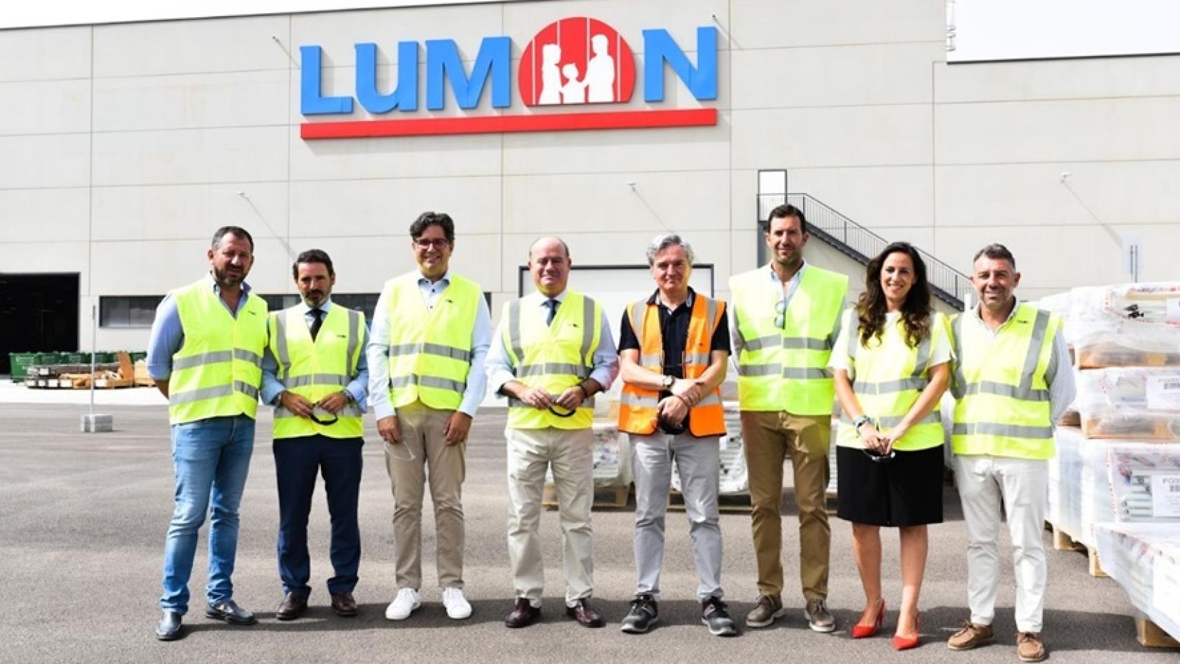 Imagen de la visita institucional a Lumon.