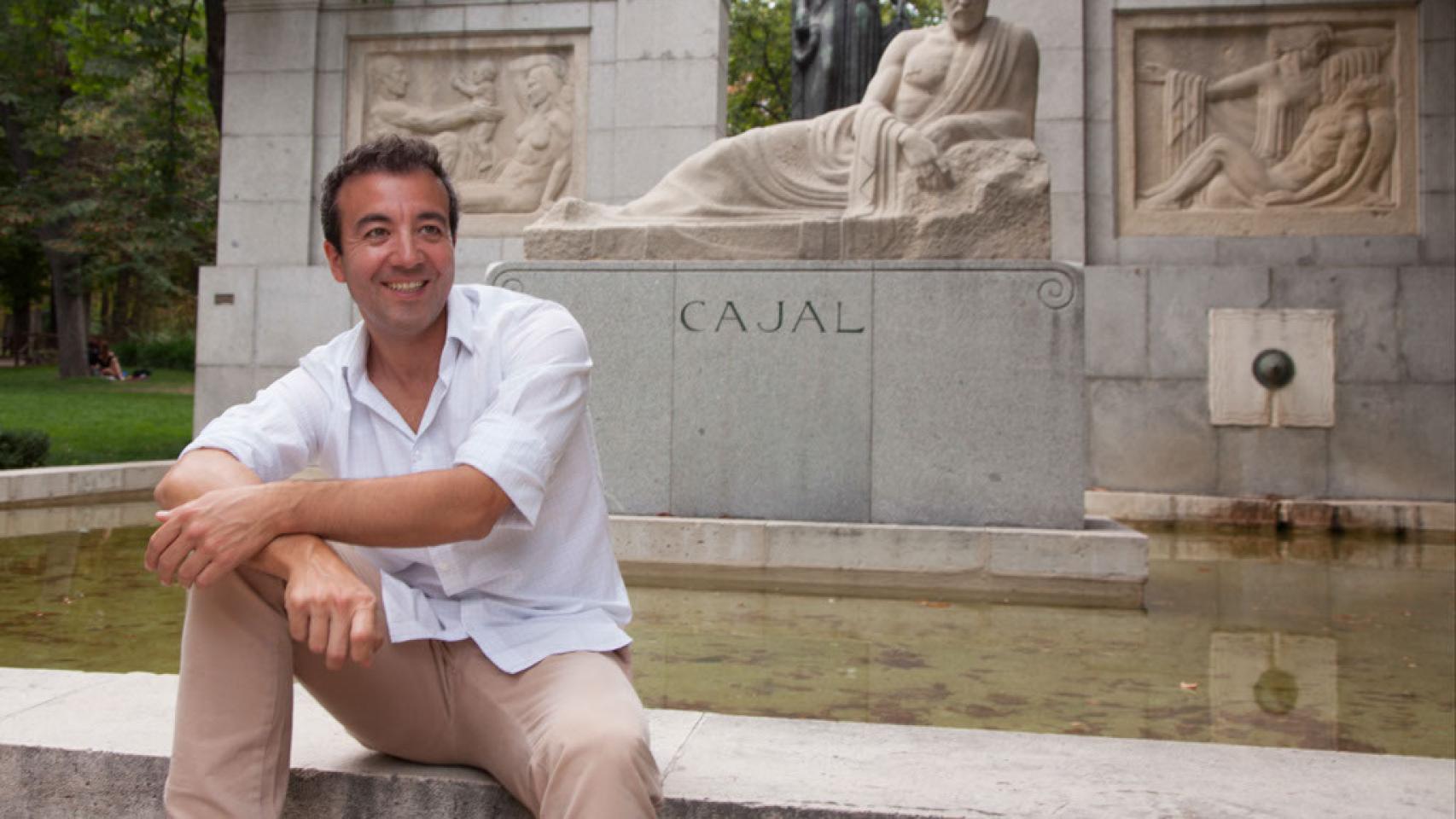 Ramón Calderón, cirujano plástico.
