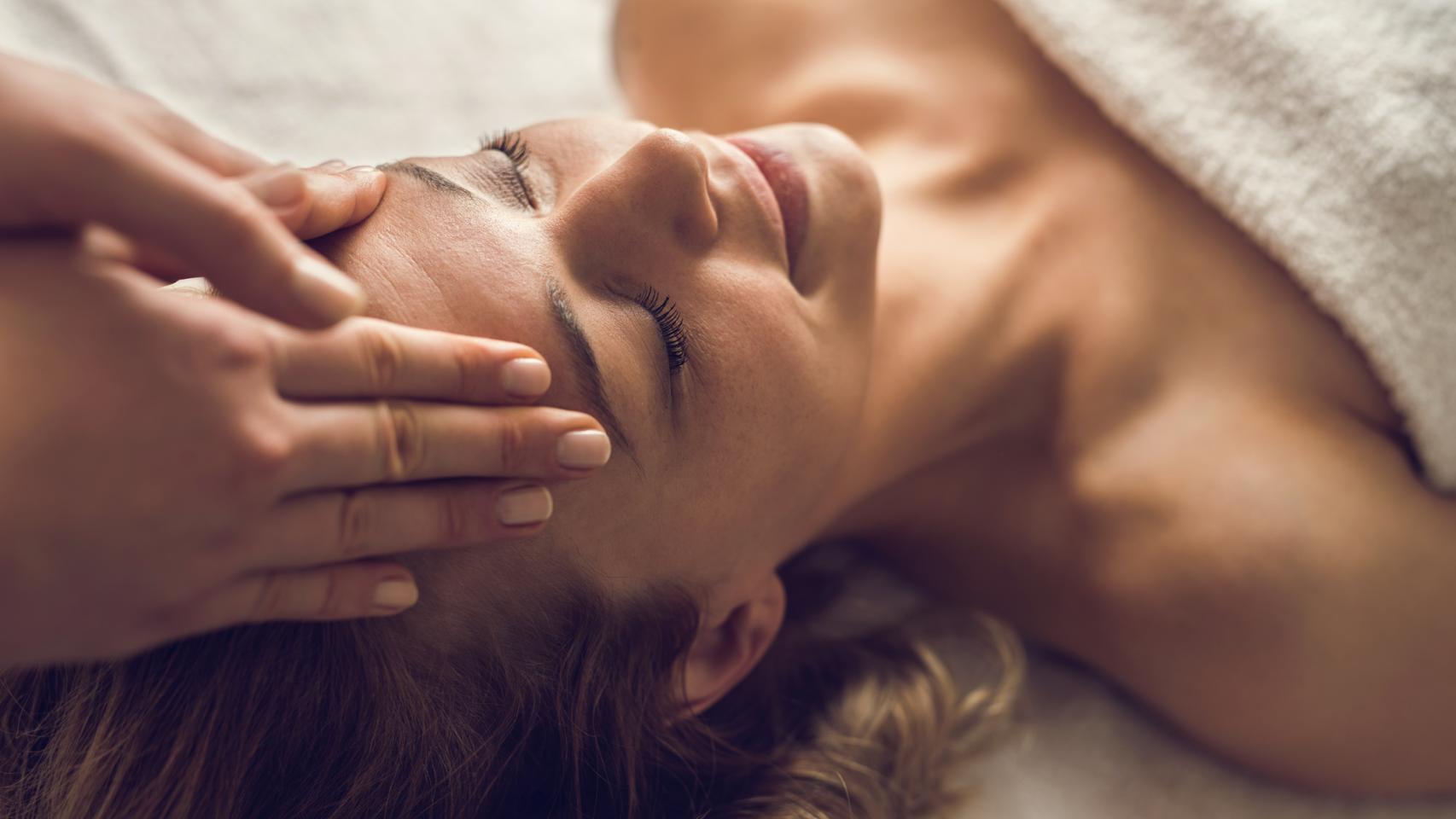 Masaje craneofacial: qué es y para qué sirve