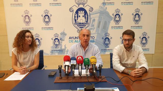 En el centro, José Ignacio Landaluce, alcalde de Algeciras, durante la presentación de Agendas Urbanas Locales 2030.