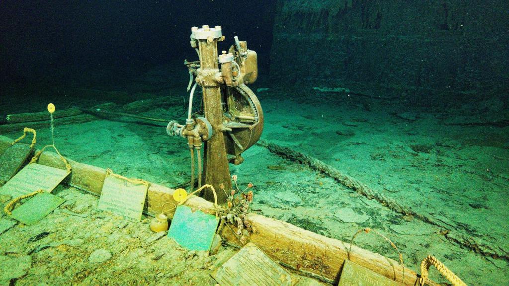 Restos del Titanic a casi 4.000 metros de profundidad en el océano Atlántico norte.
