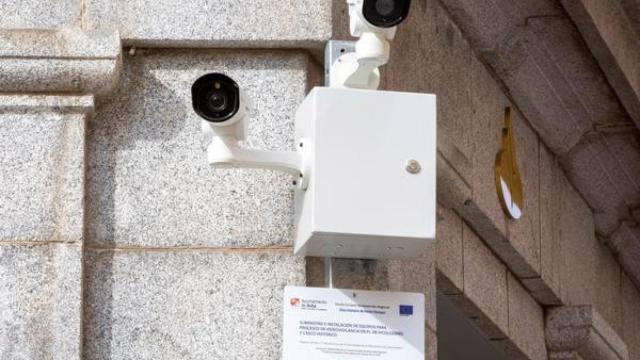 Imagen de una cámara de videovigilancia en la vía pública