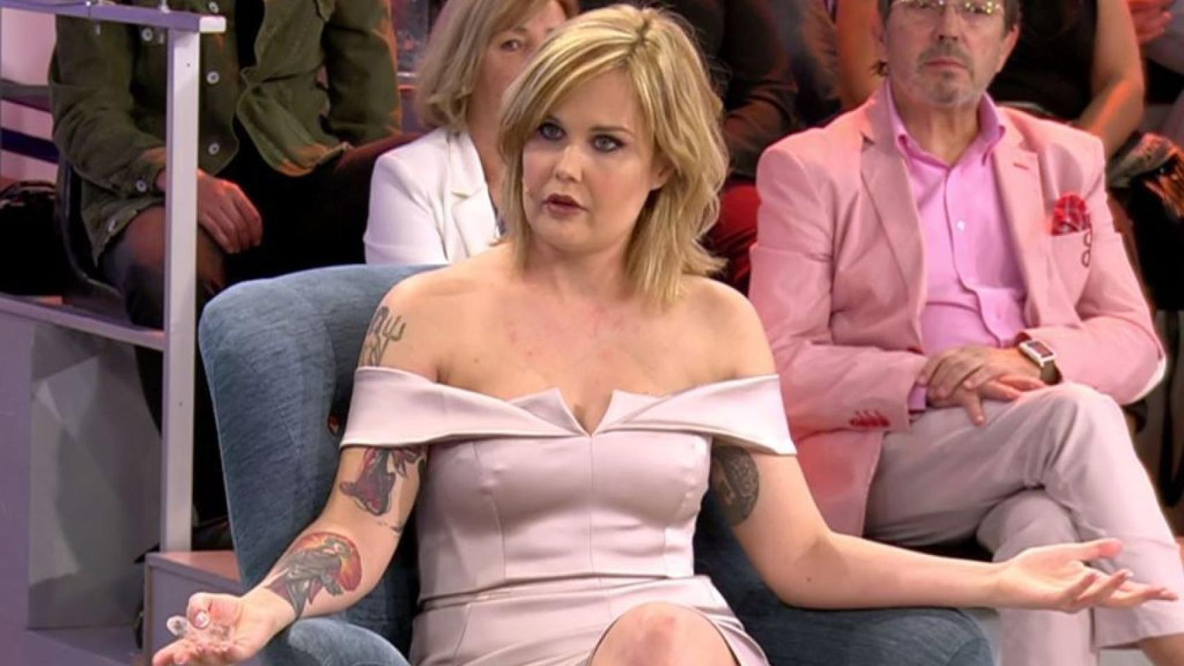 El doble juego de Telecinco con Miriam Sánchez: la protegen en 'Sálvame' y la invitan a 'Viernes Deluxe'