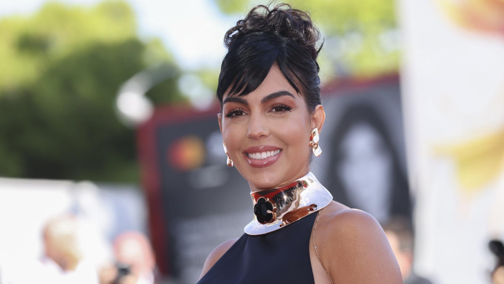 Georgina Rodríguez vuelve a ser la estrella en Venecia con su look más rompedor