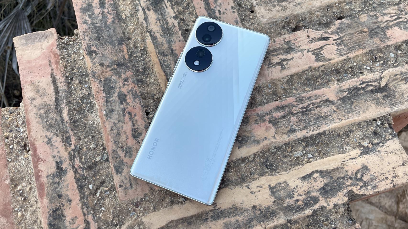 EMBARGO Honor 70.