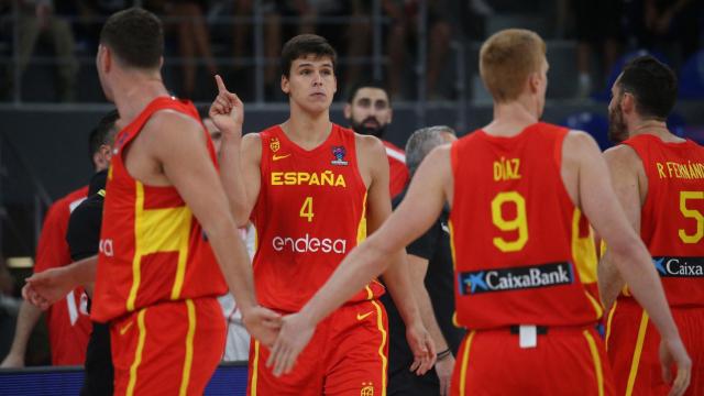Jaime Pradilla, Joel Parra y Alberto Díaz celebran la victoria contra Georgia