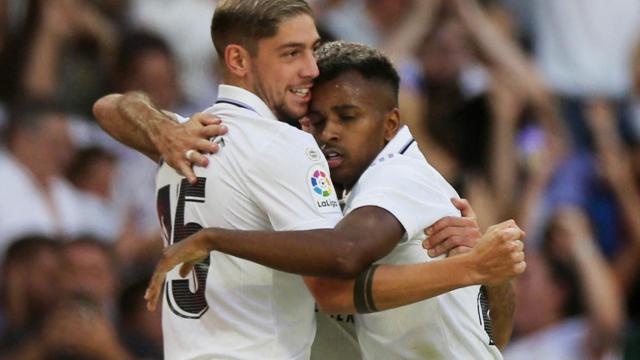 Fede Valverde y Rodrygo Goes celebran el gol