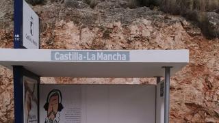 Parada de autobús en un municipio de Castilla-La Mancha