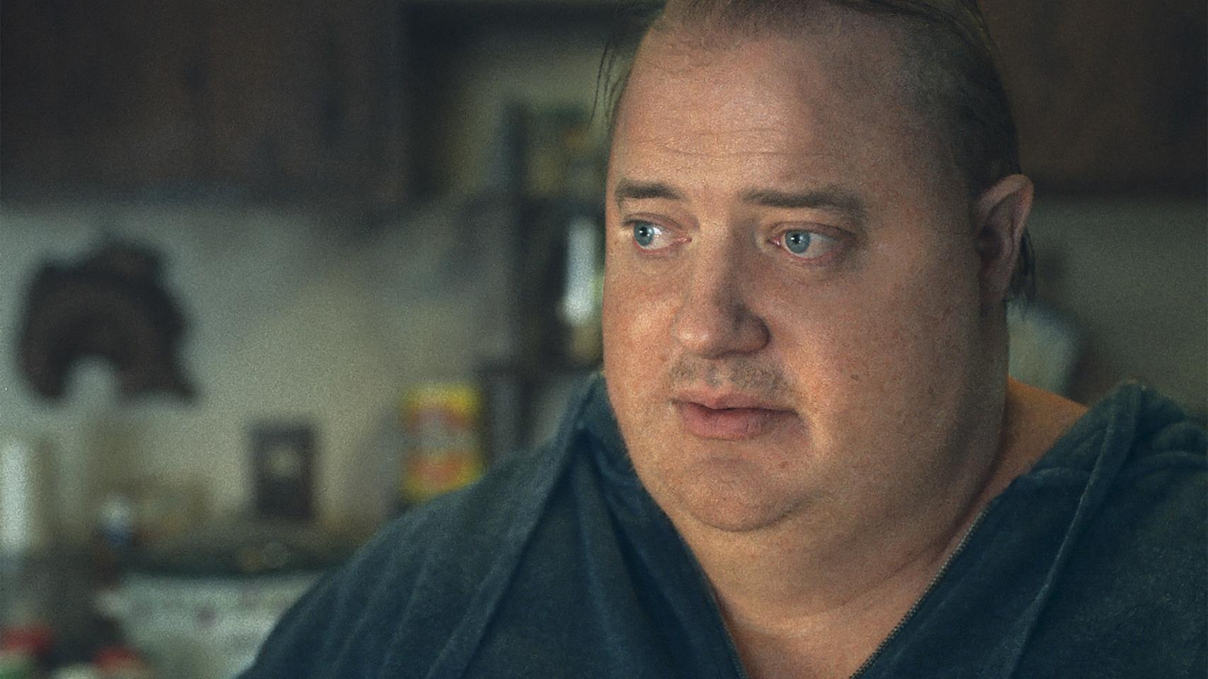 Brendan Fraser caracterizado como Charlie