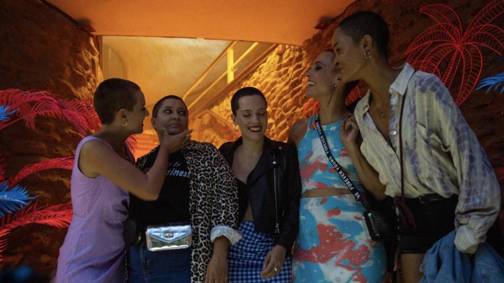 Una de las escenas del primer episodio de 'Las de la última fila'.