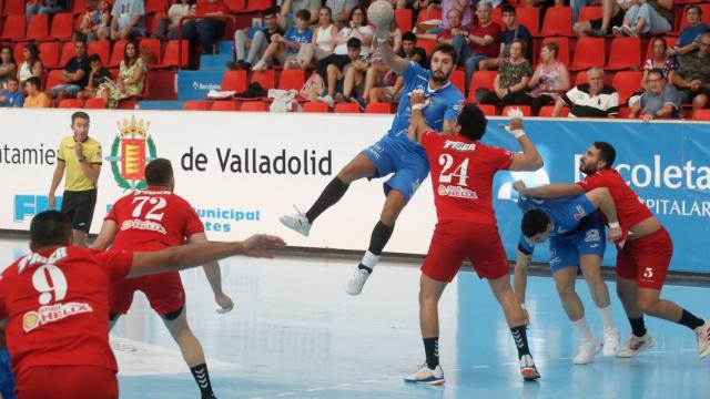 Encuentro entre el Atlético Valladolid y el Al Alhy