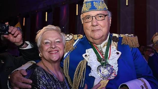 Karl-Pieter Griesmann, y su mujer, Juliane, en una imagen del Carnaval de Colonia.