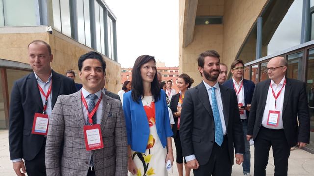 García-Gallardo llega a Startup 2022 acompañado de la comisaria europea
