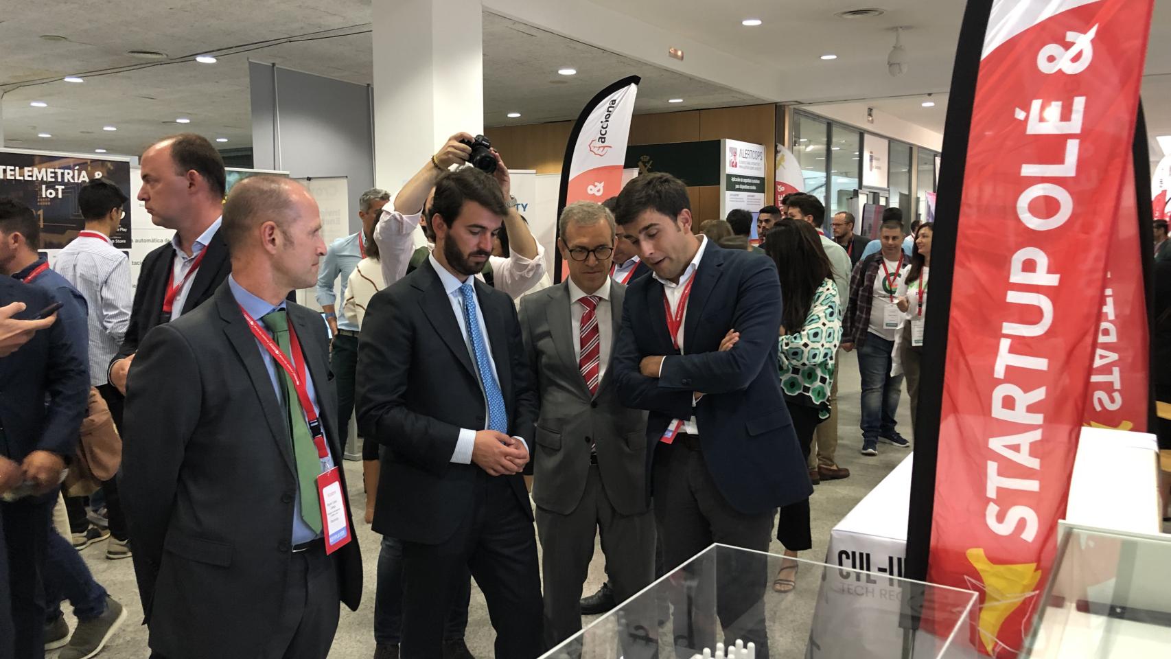 Visita de las autoridades al estand de Iberdrola en Startup Olé 2022