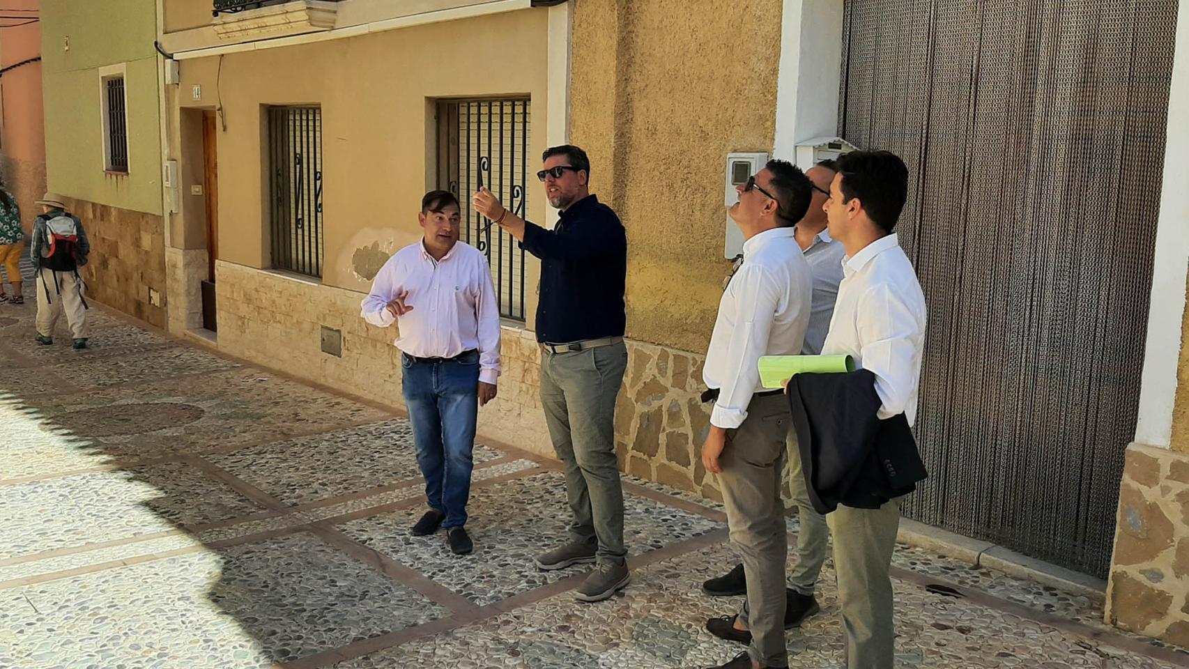 Visita de los diputados de Infraestructuras, Arquitectura y Medio Ambiente en Relleu.