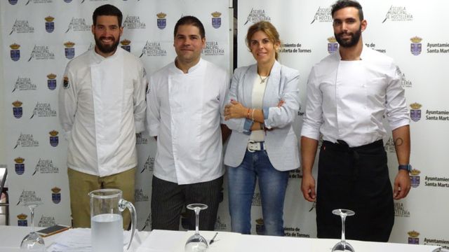 Adrián Casado, Chabela de la Torre, Daniel Toranzo y Nicolás Zurdo, en la presentación de los cursos de la Escuela de Hostelería de Santa Marta