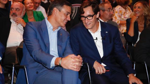 Salvador Illa presenta 'El año de la pandemia' acompañado de Sánchez y otros miembros del Gobierno