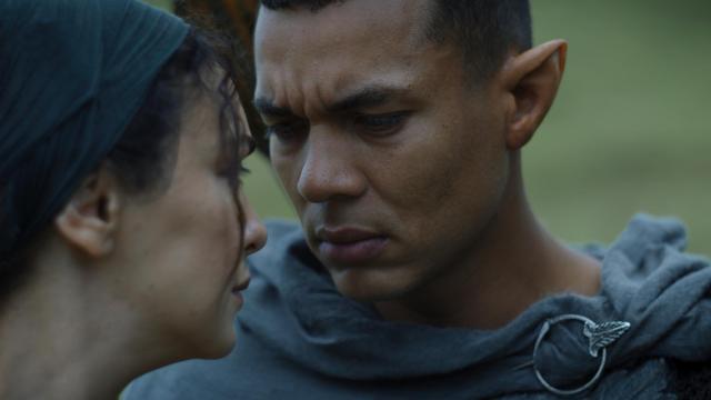 Nazanin Boniadi e Ismael Cruz Cordova defienden la diversidad de 'Los anillos de poder'.