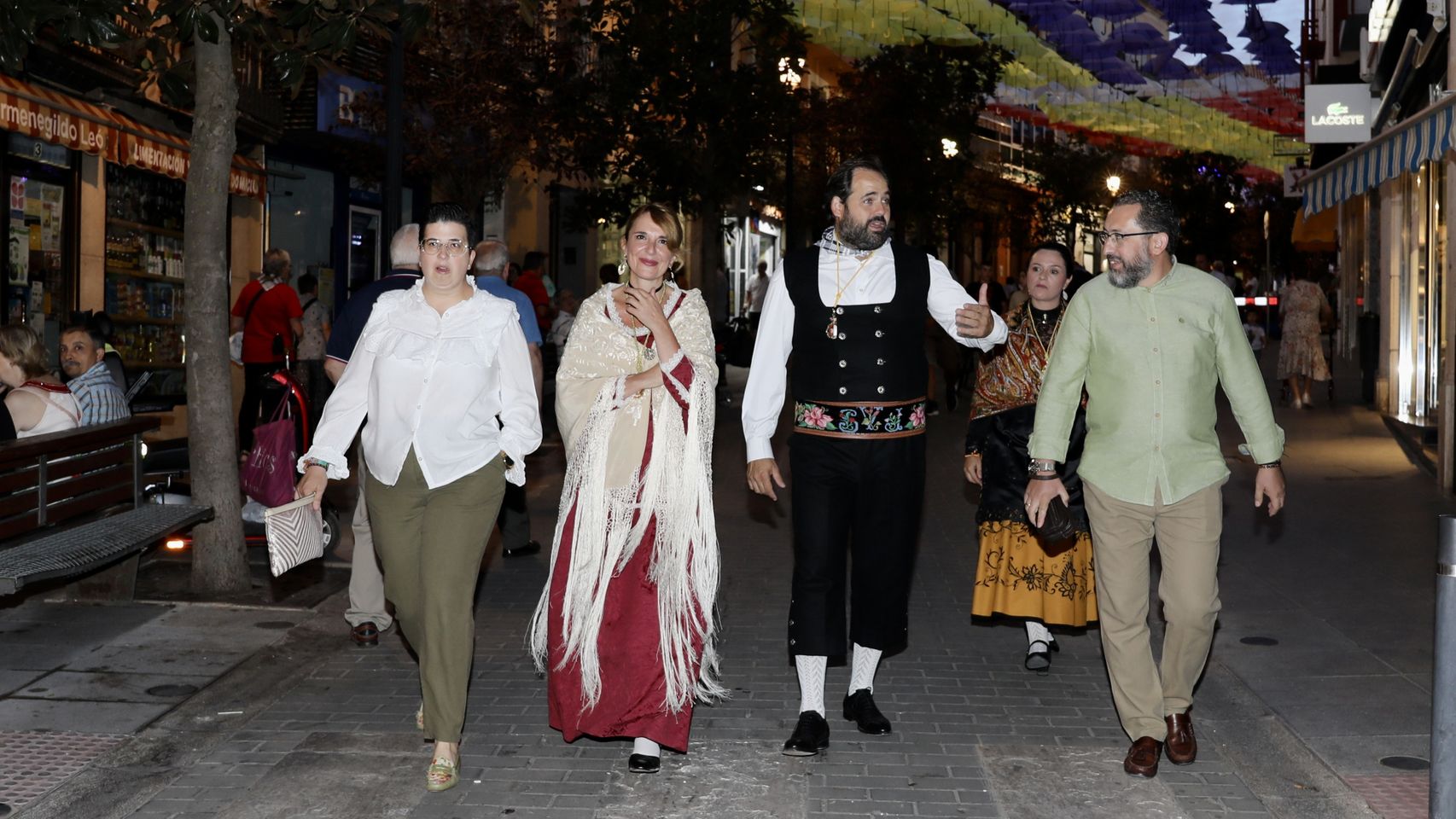 Imágenes del día: Paco Núñez se viste de manchego para las fiestas de Valdepeñas