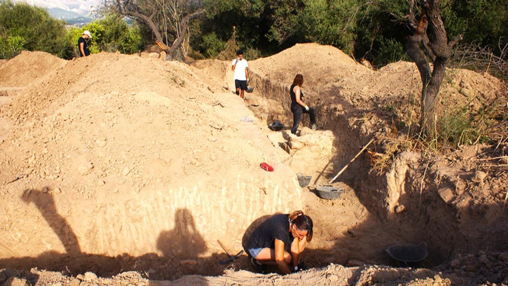 Los técnicos han visitado el trabajo en la partida de Sogai donde han encontrado la villa.