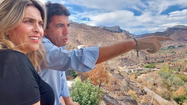 Carlos Mazón repasa las líneas de actuación para este otoño y sus planes para la Generalitat. En la imagen, a su paso por Begís.