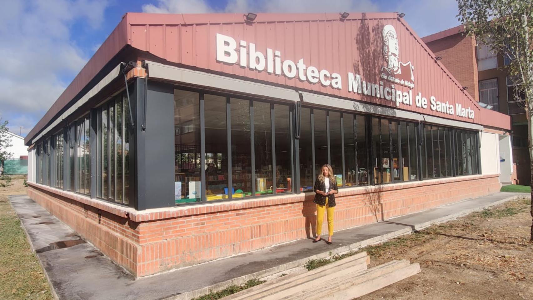 El exterior de la biblioteca Antonio de Nebrija