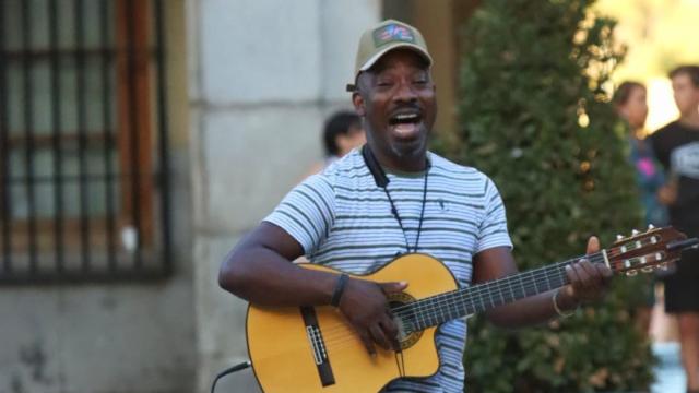 Clarence Bekker en la plaza de Zocodover de Toledo.