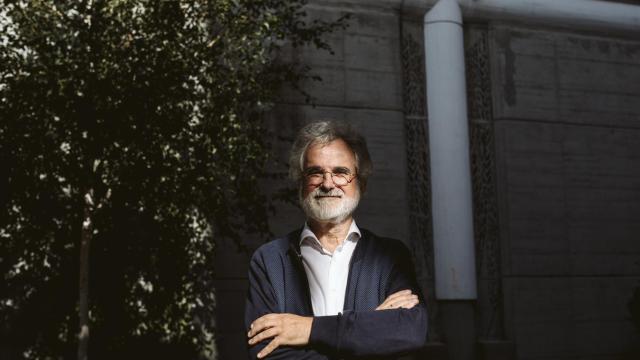 Victorino Pérez, delante de la parroquia de San Pablo de A Coruña.