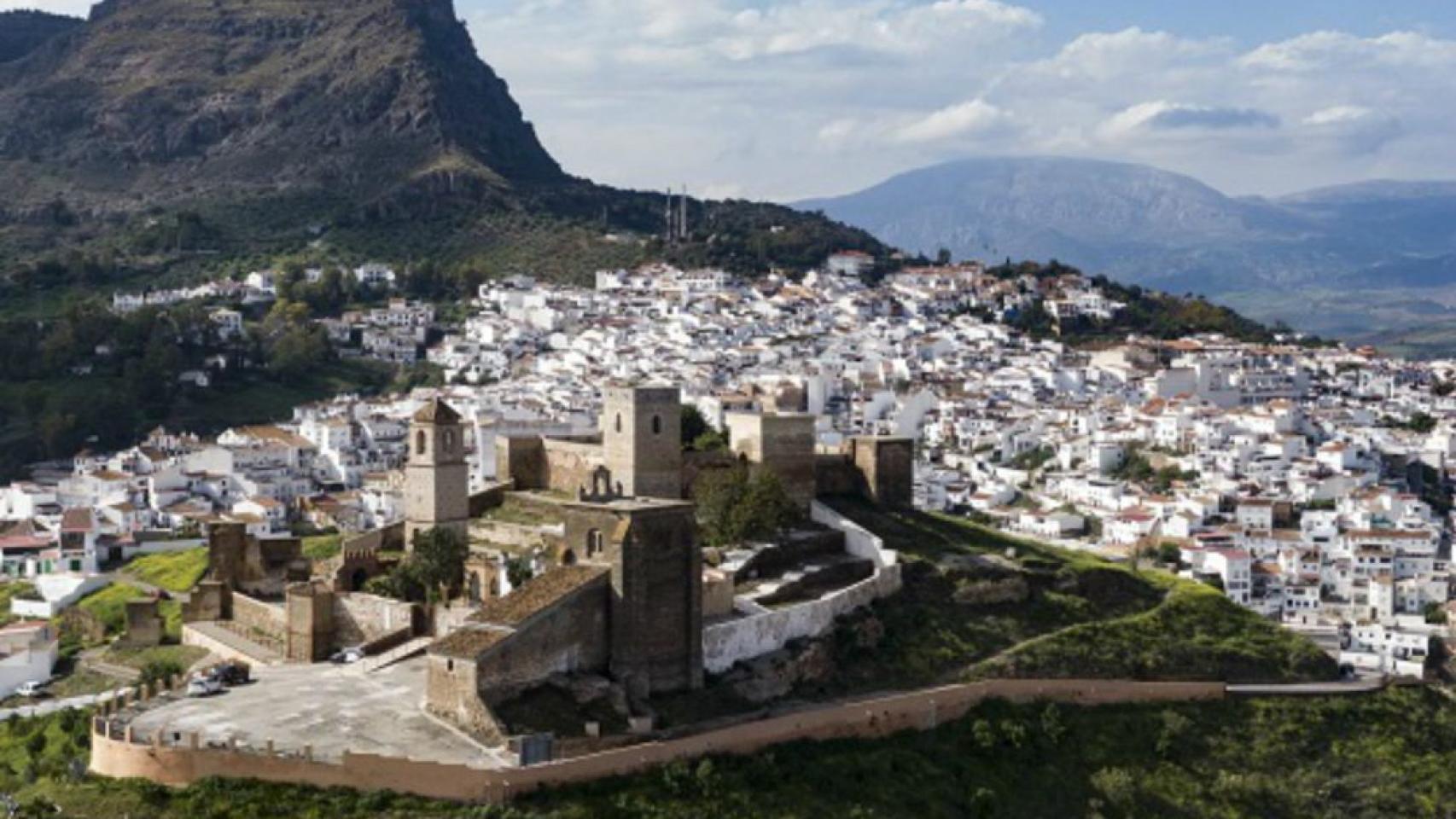 Álora.